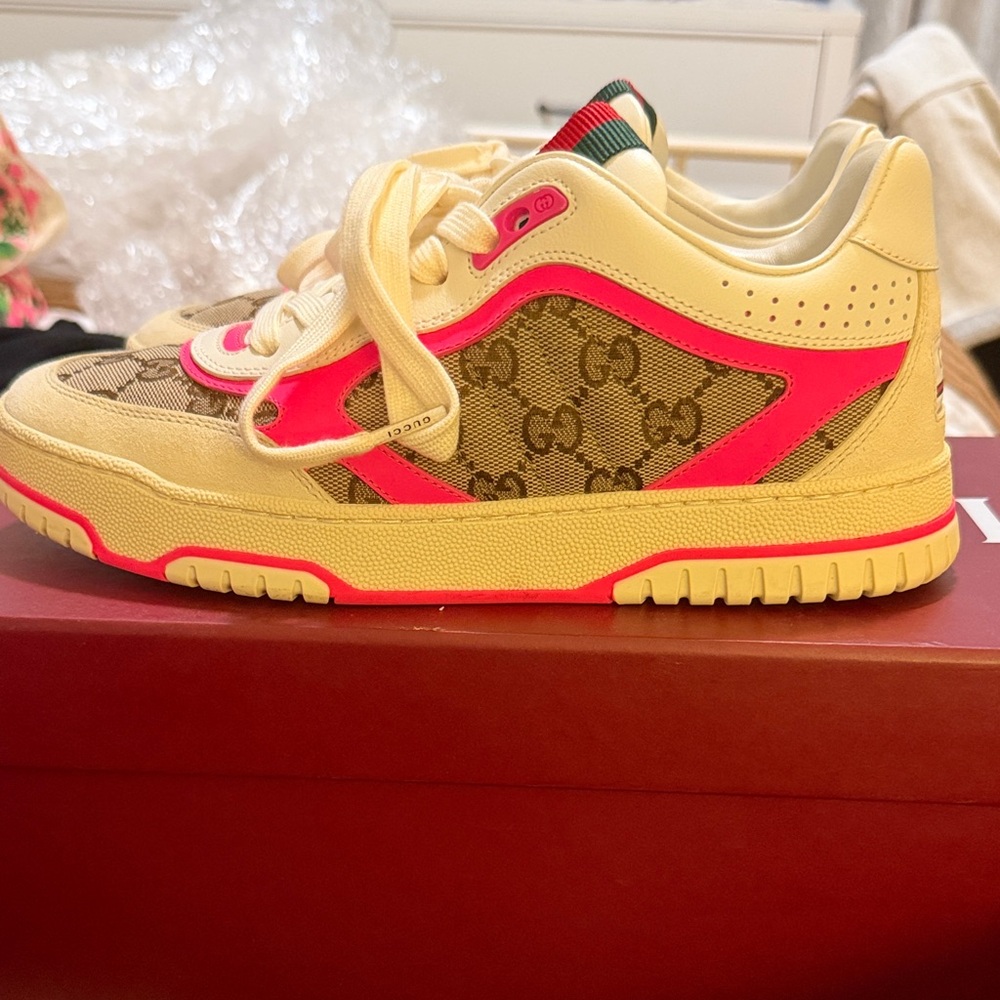 Gucci ReWeb GG Low Too Leather Cream and Pink Monogram Sneakers